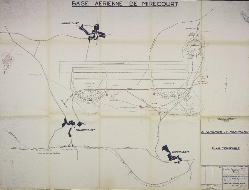 (Fig.8). Plan de la base aérienne de Mirecourt-Juvaincourt en août 1955.