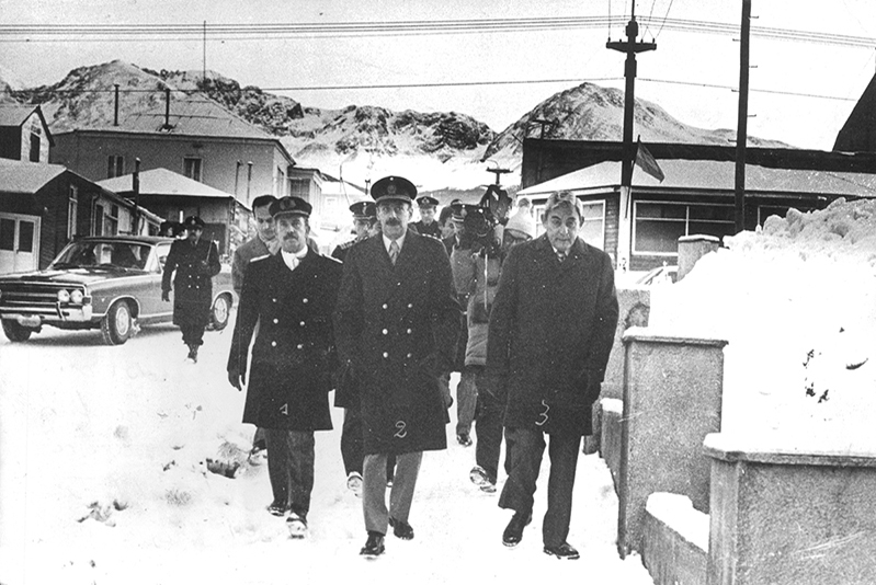 4 -Image du dictateur Videla, au centre, accompagnée des membres du gouvernement. AGN (Archivo General de la Nación, Argentina), Buenos Aires.